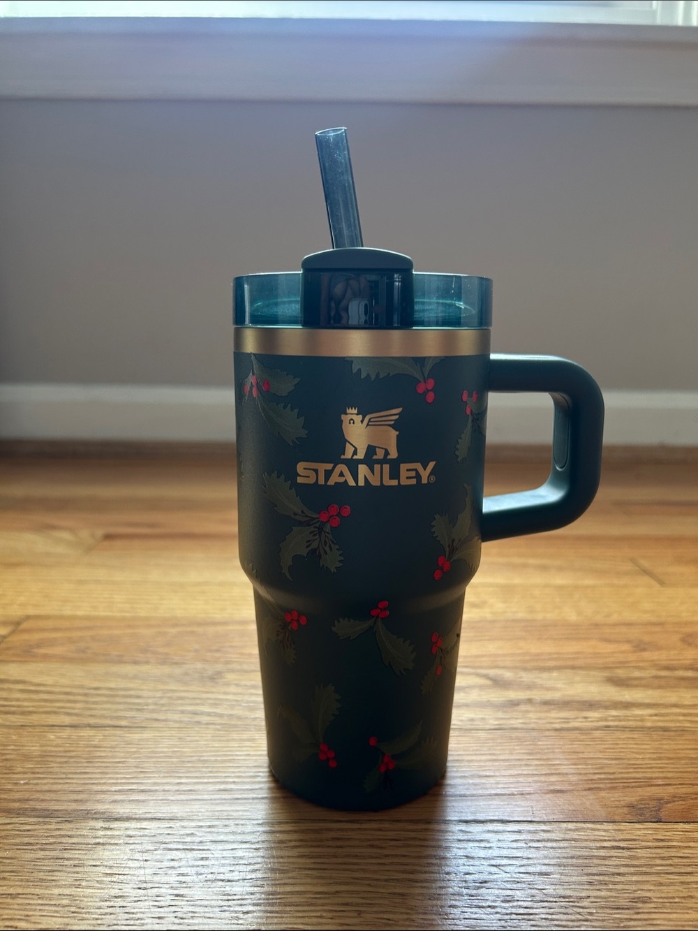 Stanley 20 oz Christmas Quencher Tumbler with Handle